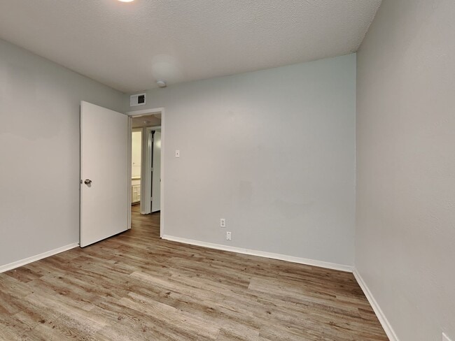 Building Photo - Spacious 3BR/2BA Home in the Heart of Arli...