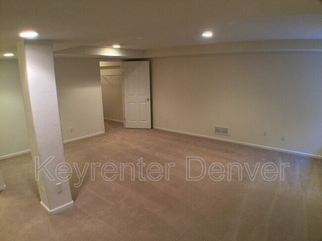 Building Photo - 8014 E Fairmount Dr