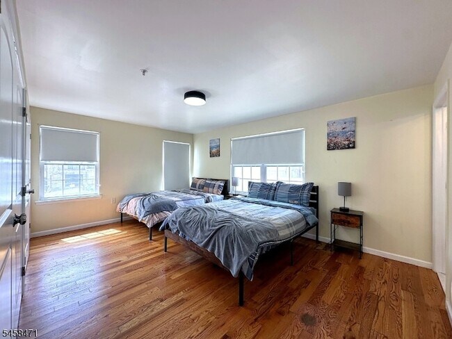 Building Photo - 453-455 Washington Street Unit 3