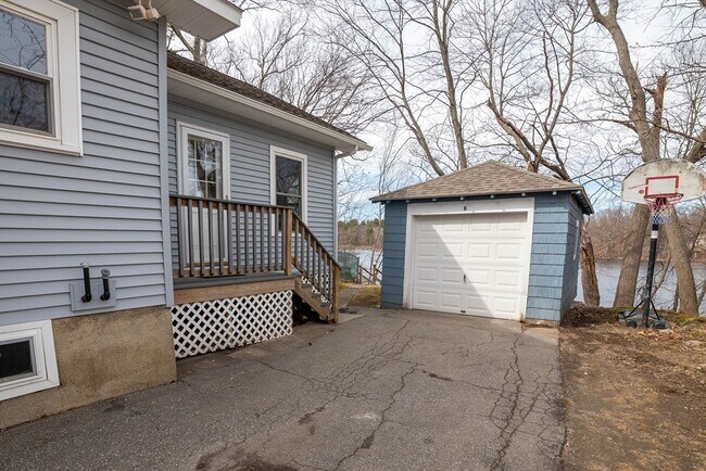 Building Photo - 8 Blackstone St