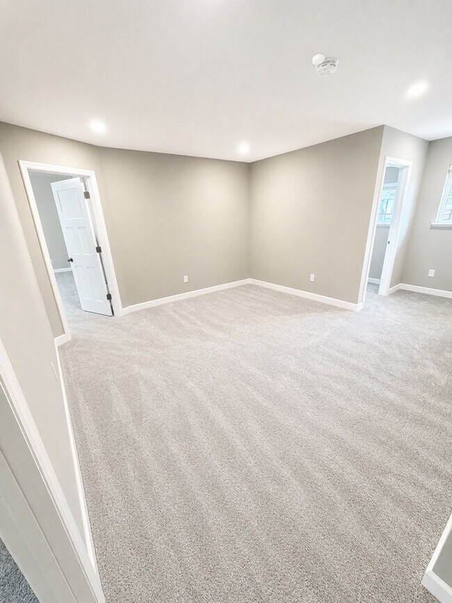 Building Photo - 9484 Bridle Way