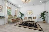 Building Photo - 30 W Castillo Dr