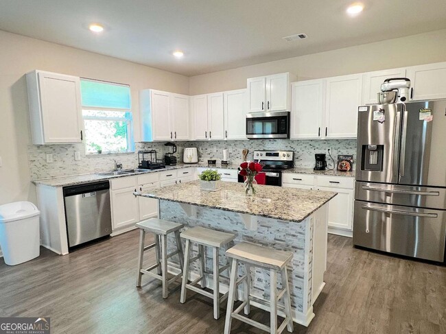 Building Photo - 517 Starbuck Parkway