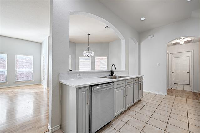 Building Photo - 7681 Glasshouse Walk