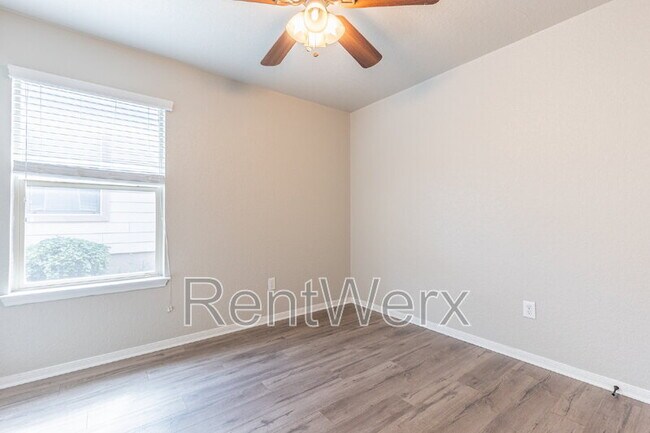 Building Photo - 5815 Southern Knoll