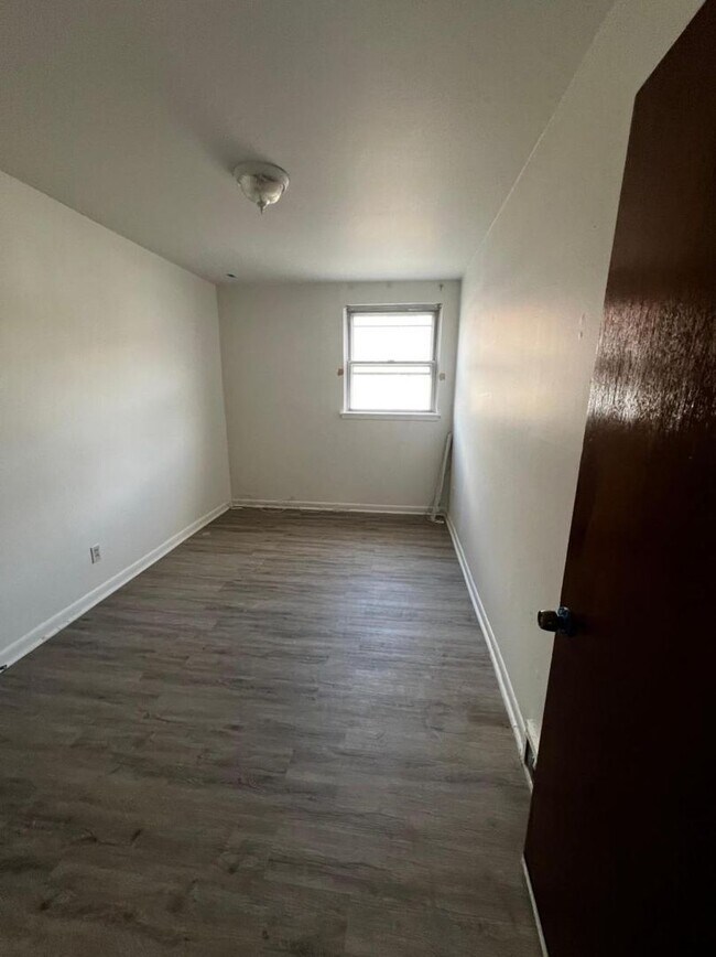 Building Photo - 4039 Balwynne Park Rd