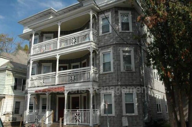 Building Photo - 8 Greene St