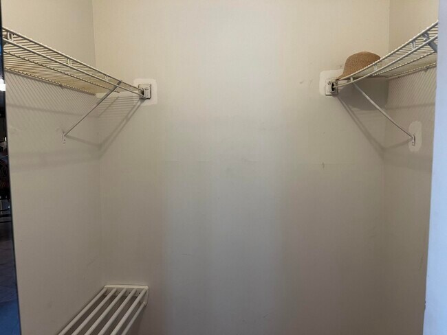 Building Photo - 7515 S Oriole Blvd