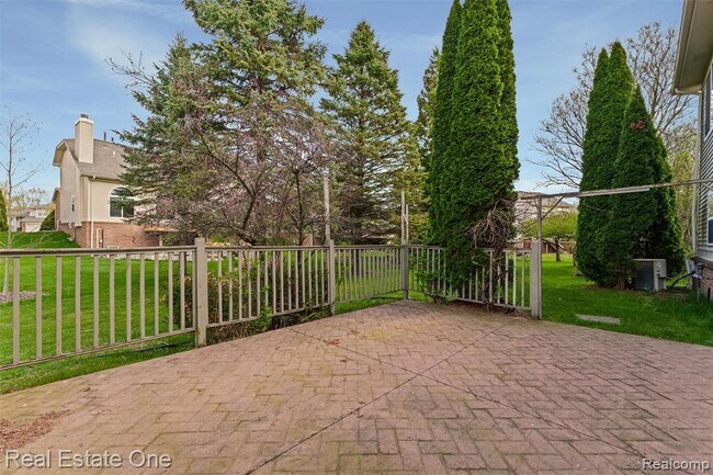 Building Photo - 4721 Carrington Dr