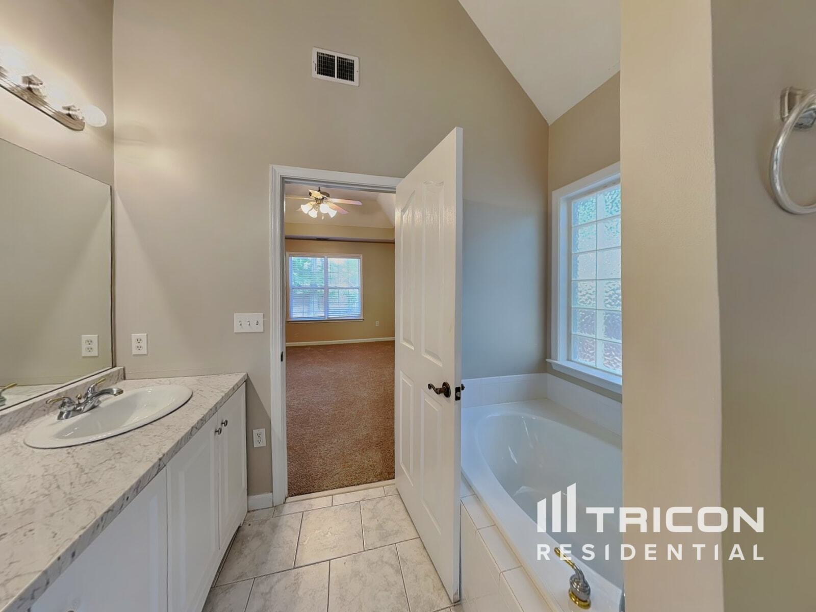 Building Photo - 222 Yardsley Dr