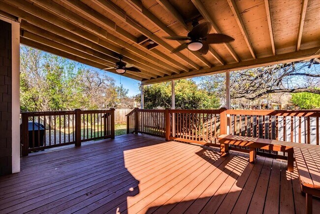 Building Photo - 11322 Bristle Oak Trail