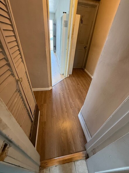 Building Photo - 4008 W Commonwealth Ave