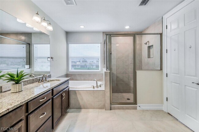 Building Photo - 421 Coral Reef Pl