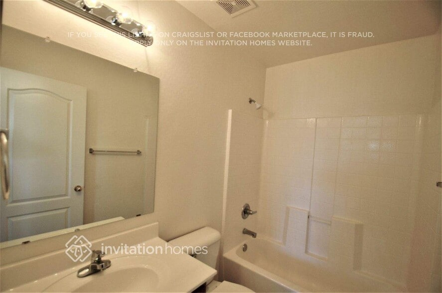 Building Photo - 8323 S 48th Ln