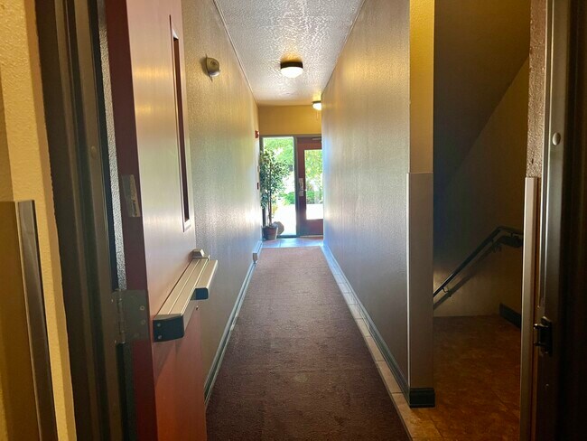 Building Photo - 2025 Mullan Rd