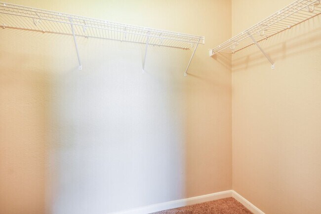 Building Photo - 11422 Seven Sisters Dr