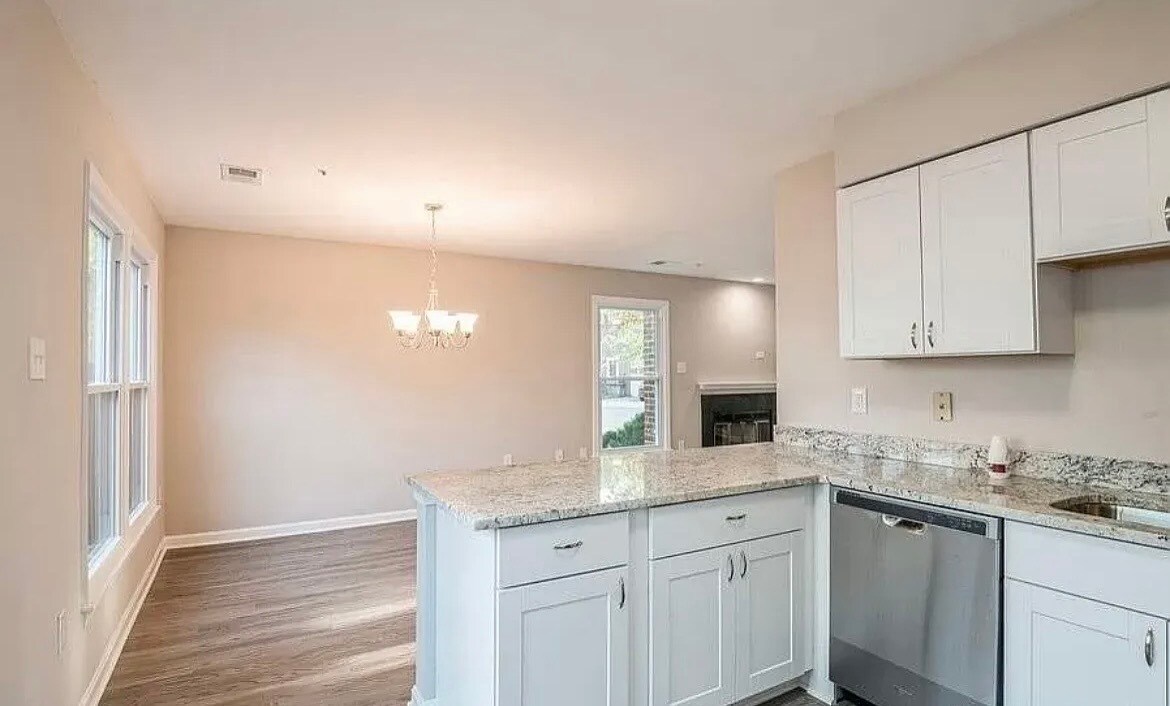 Building Photo - 15501 Empress Way