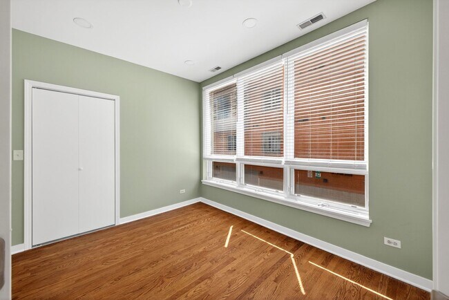 Building Photo - 1151 W Washington Blvd