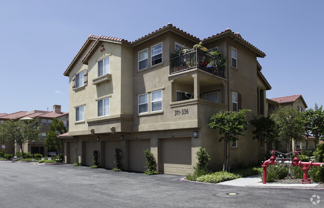 Building Photo - Windrow Apartments