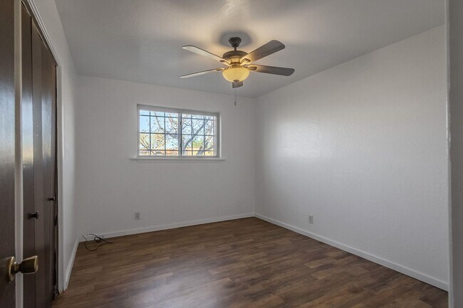 Building Photo - 3025 W Ohara Rd