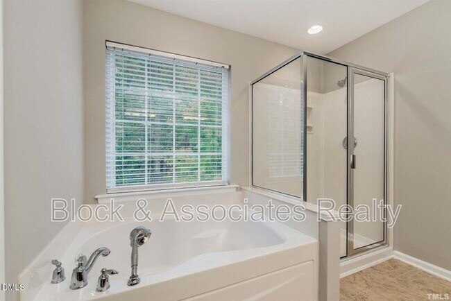 Building Photo - 2101 Addenbrock Dr