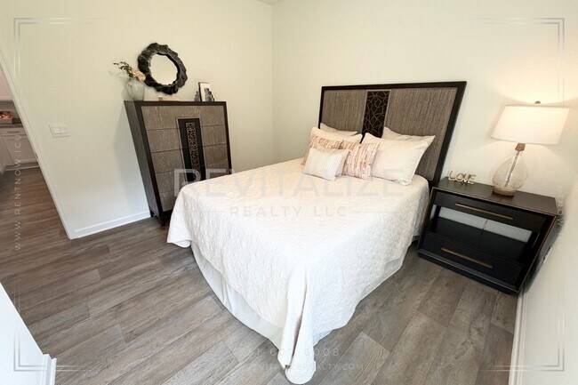 Building Photo - COMING SOON Newly Built 4 Bed 2 Bath Craftsman Home in Spanish Fort with Deck