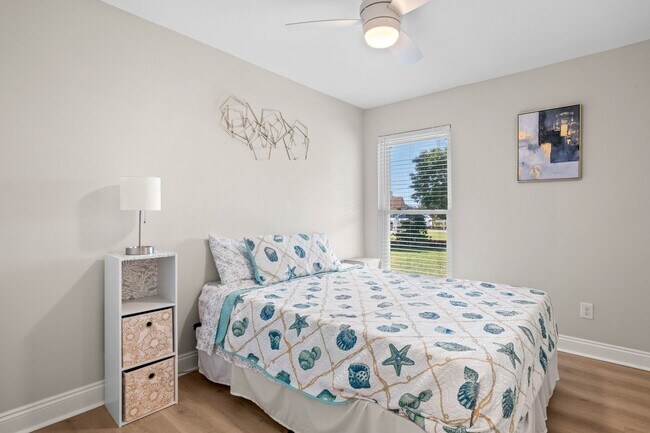 Building Photo - 4570 Yacht Harbor Dr