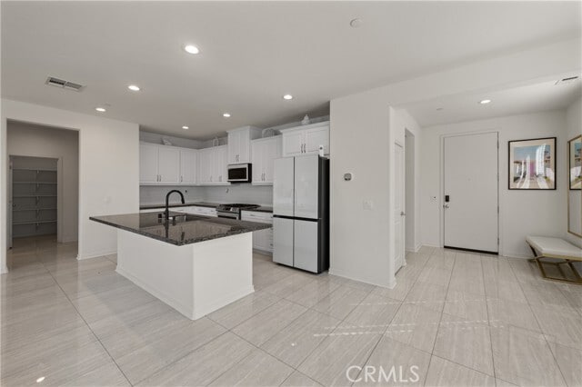 Building Photo - 50105 Rocamora St