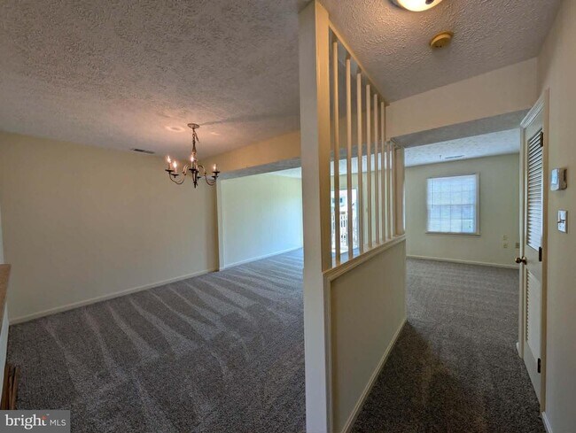 Building Photo - 414 Surrey Club Ln