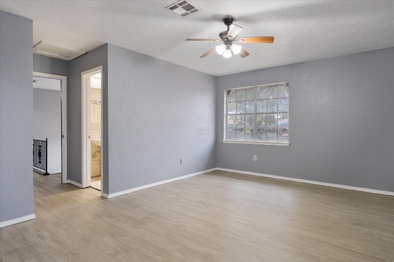 Building Photo - 11009 Bel Air Pl