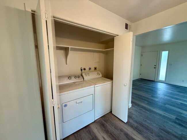 Building Photo - 3618 Manzana St