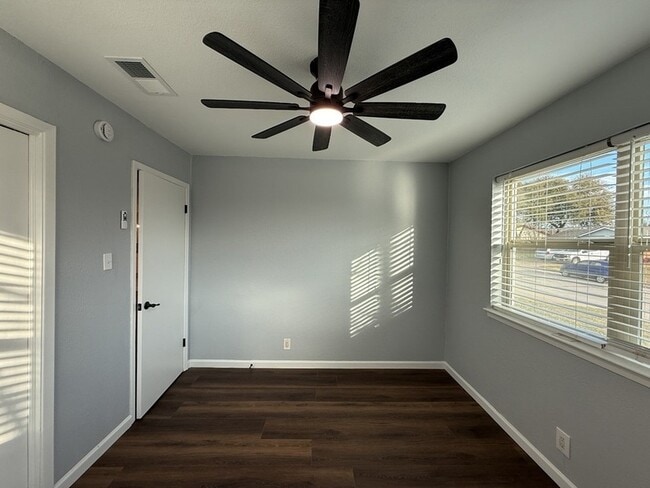 Building Photo - 6101 Melody Ln