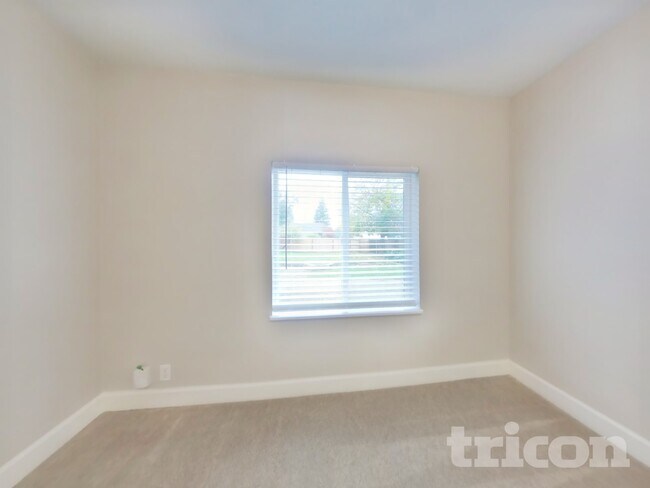 Building Photo - 904 Bidwell St