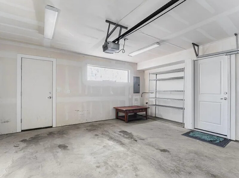 Building Photo - 1245 Utica St