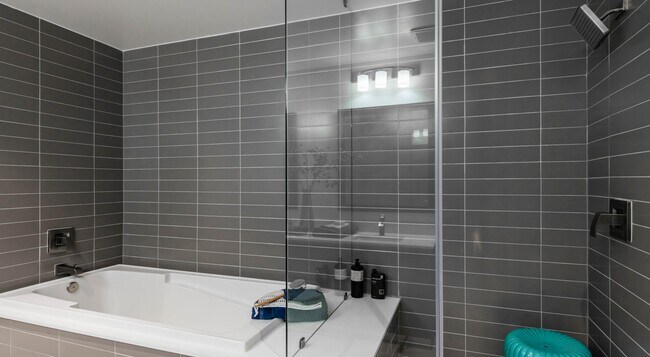 Building Photo - Move Into Luxury – Enjoy 1 Month Free!