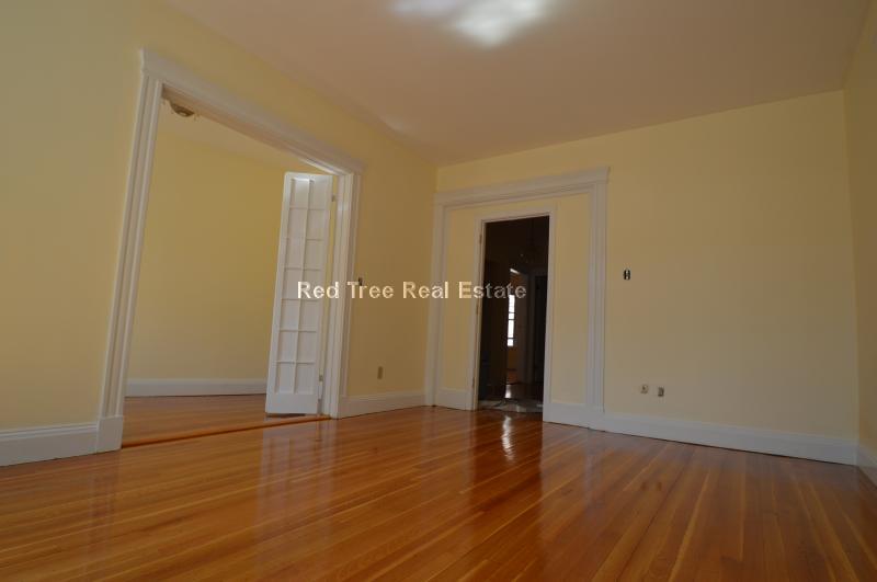 Building Photo - 1906 Beacon St