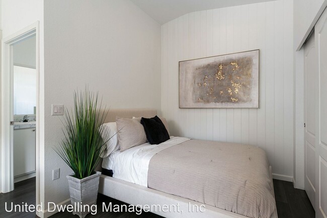 Building Photo - Studio, 1 bath House - 5990 Airdrome St