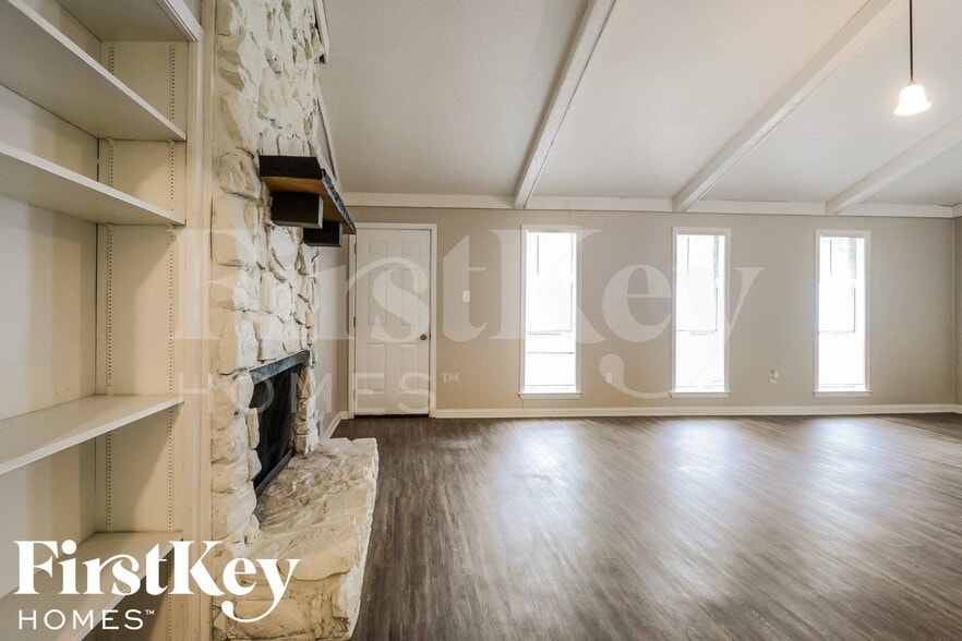 Building Photo - 6030 Elk Grove Rd