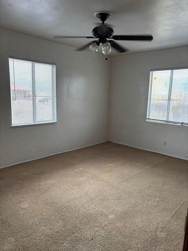 Building Photo - 414 Rutle