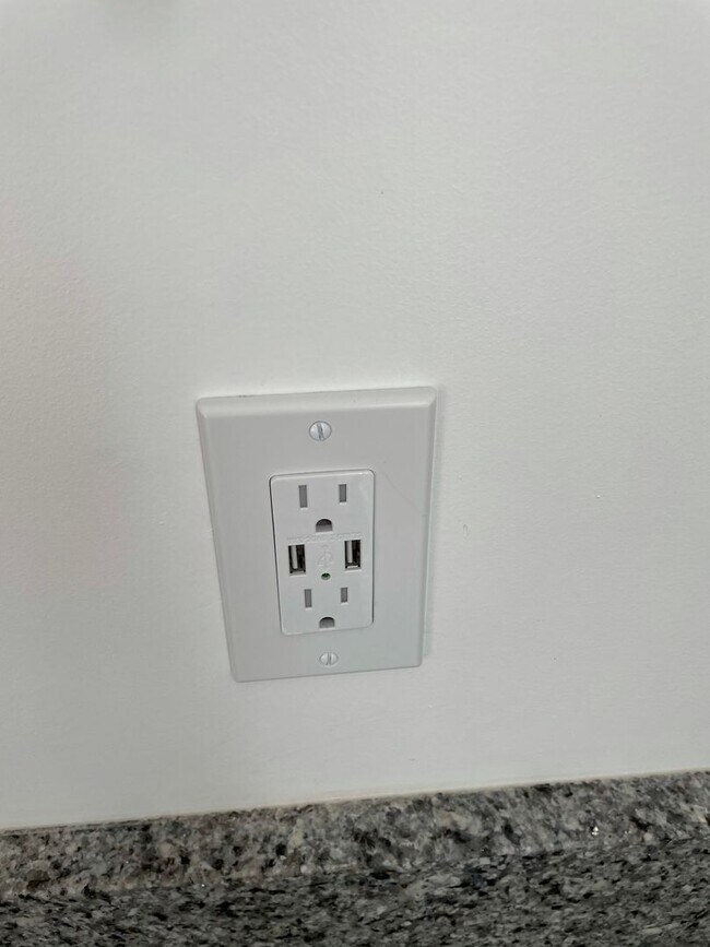 Building Photo - CHELSEA/BOSTON NEW LUXURY STUDIO- NO BROKER FEE! NO BROKER OR RENTAL FEES & FULLY FURNISHED!!