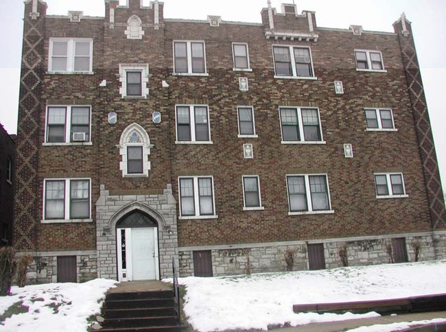 Primary Photo - Kings Highway Apartments