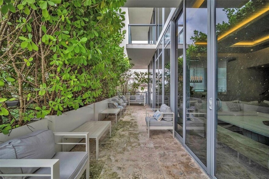 Building Photo - 9501 Collins Ave