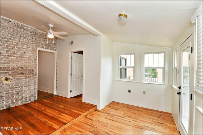 Building Photo - 2906 Wheeling Ave