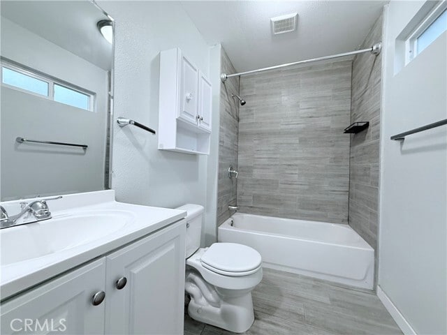 Building Photo - 512 W 21st St