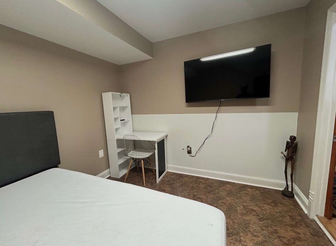 Building Photo - 1604 6th St NW