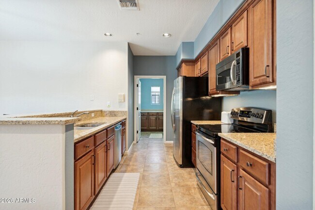 Building Photo - 3935 E Rough Rider Rd