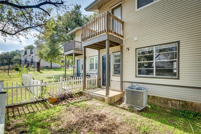 Building Photo - 1824 River Crossing Cir