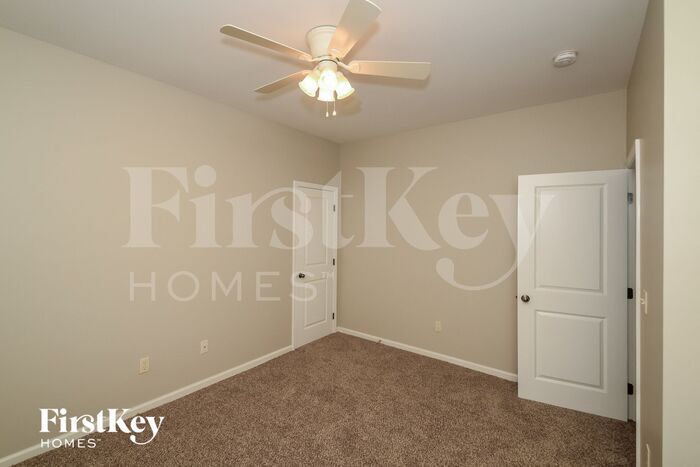 Building Photo - 939 Meriweather Dr