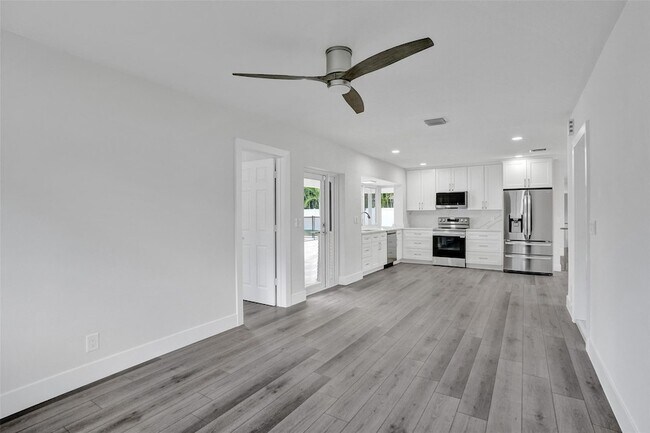 Building Photo - 5361 SW 7th St