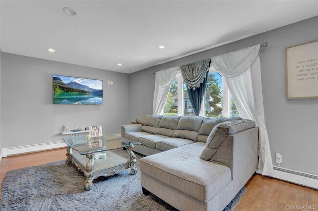 Building Photo - 290 Eastwood Ave